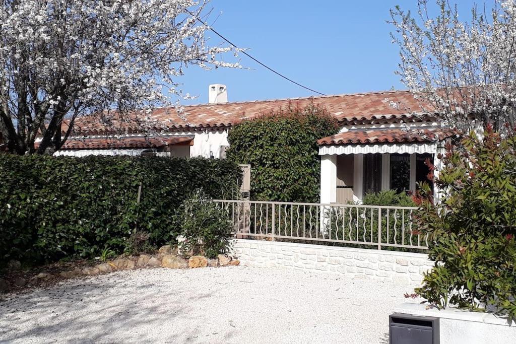 Maison 2 Ou 4 Personnes Jardin Parking Les Amandiers Lorgues Exteriör bild